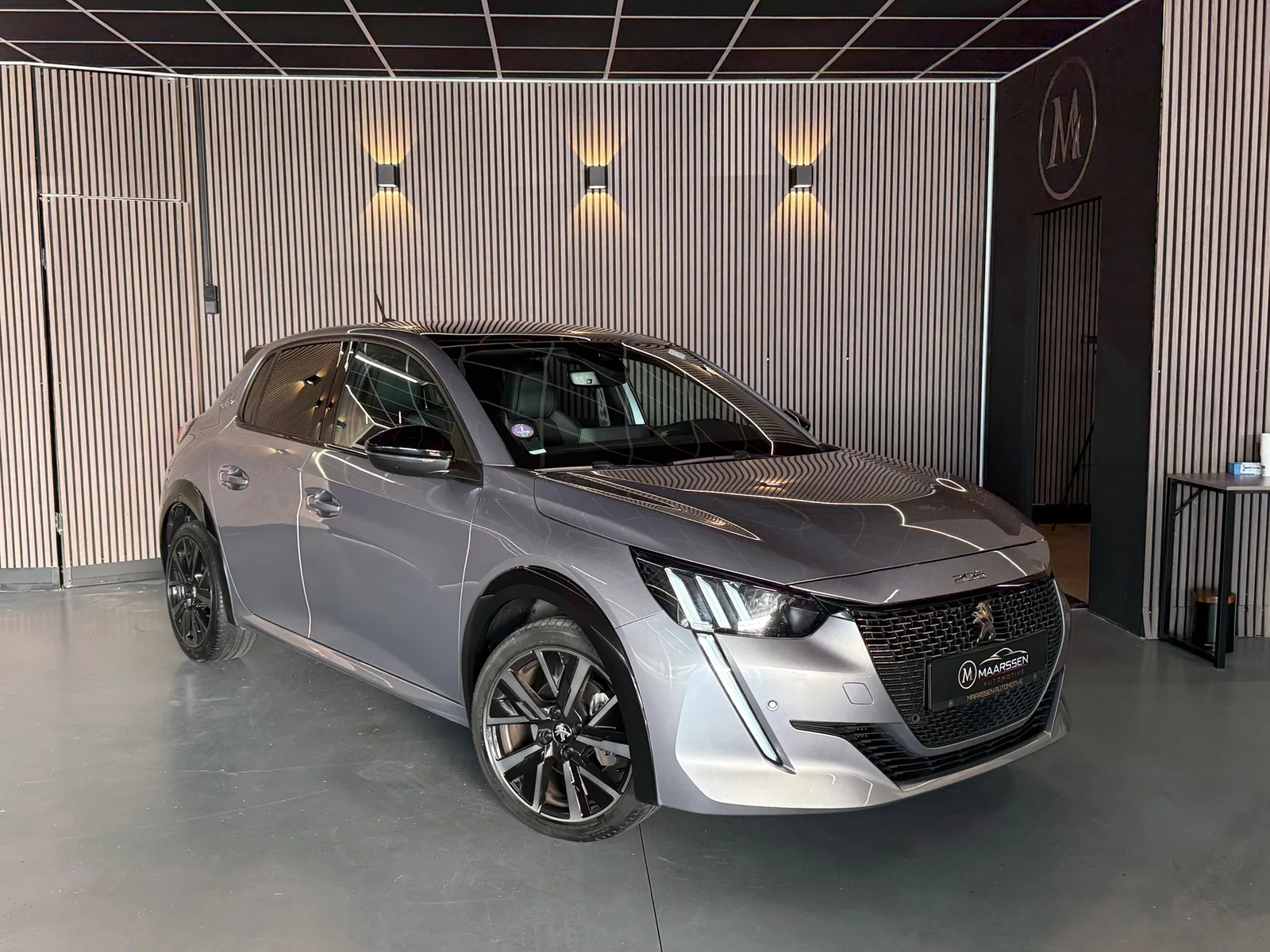 Peugeot 208 (2023) — foto 1