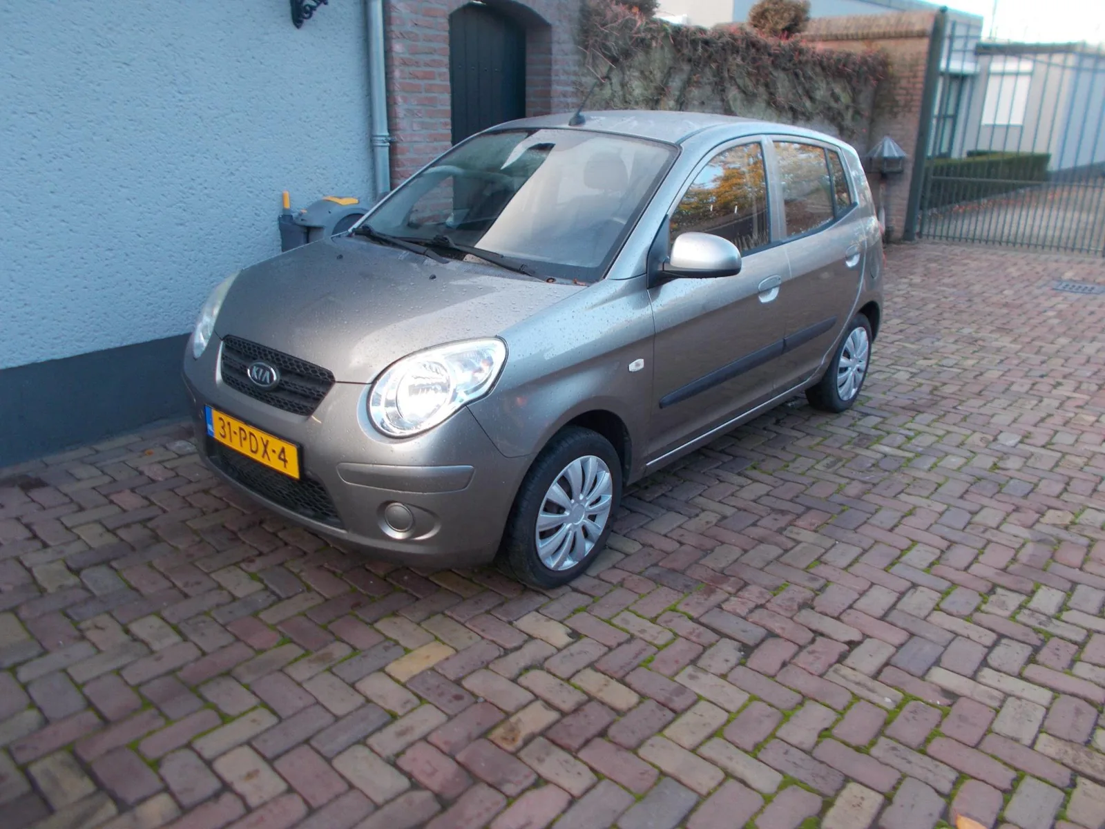 Kia Picanto (2011) — foto 1