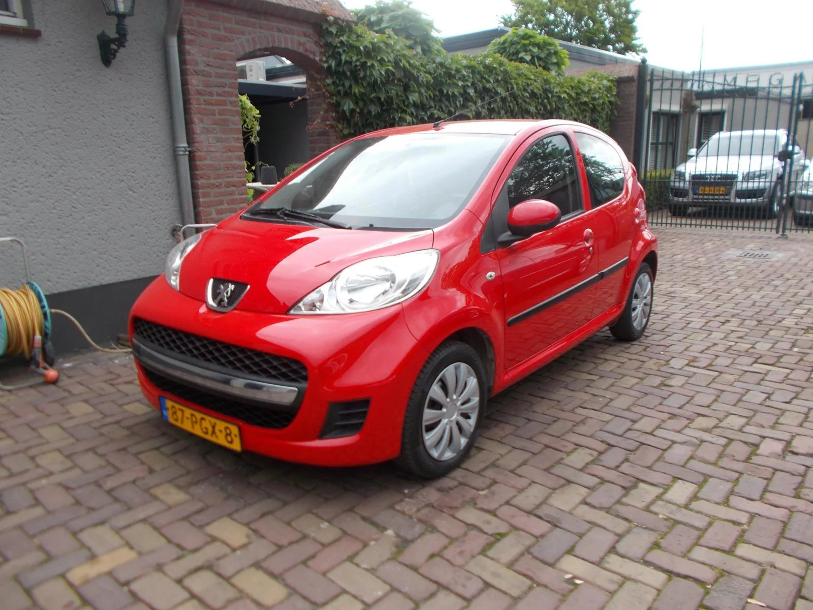 Peugeot 107 (2011) — foto 1