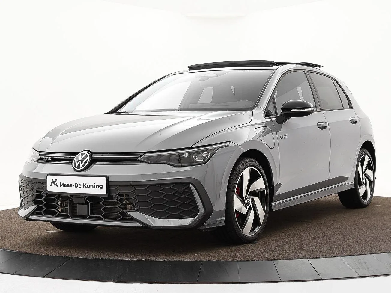 Volkswagen Golf (2025) — foto 1