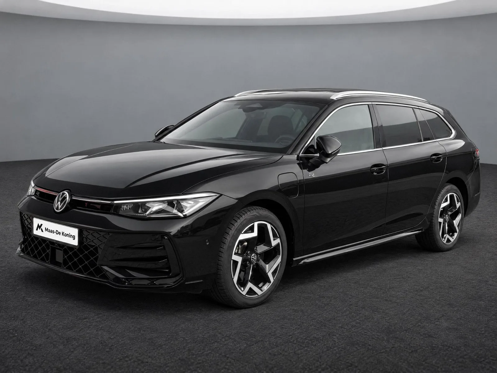 Volkswagen Passat (2024) — foto 1