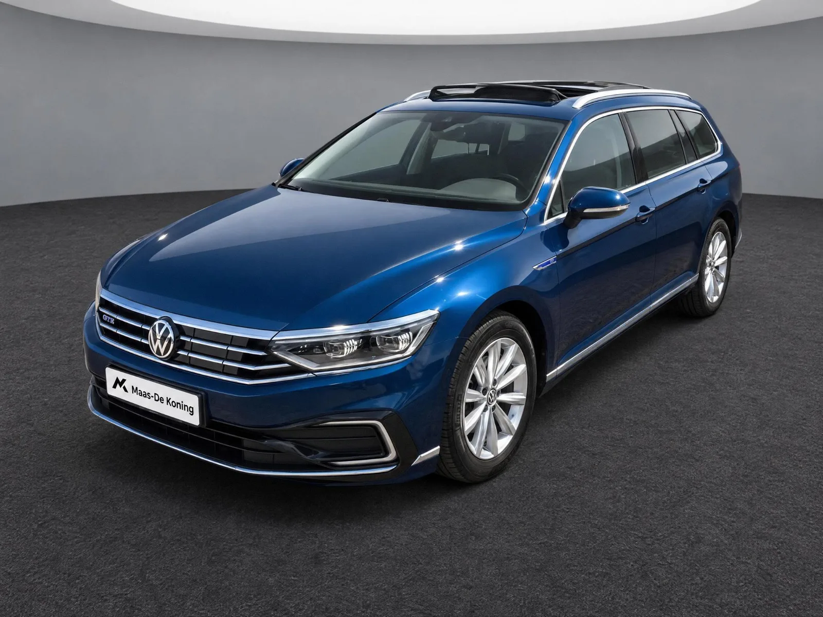 Volkswagen Passat (2021) — foto 1