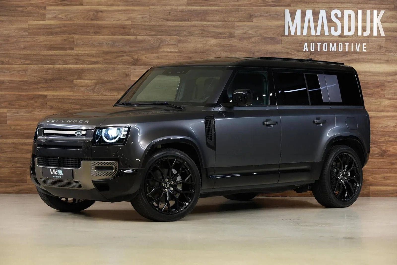 Land Rover Defender (2024) — foto 1