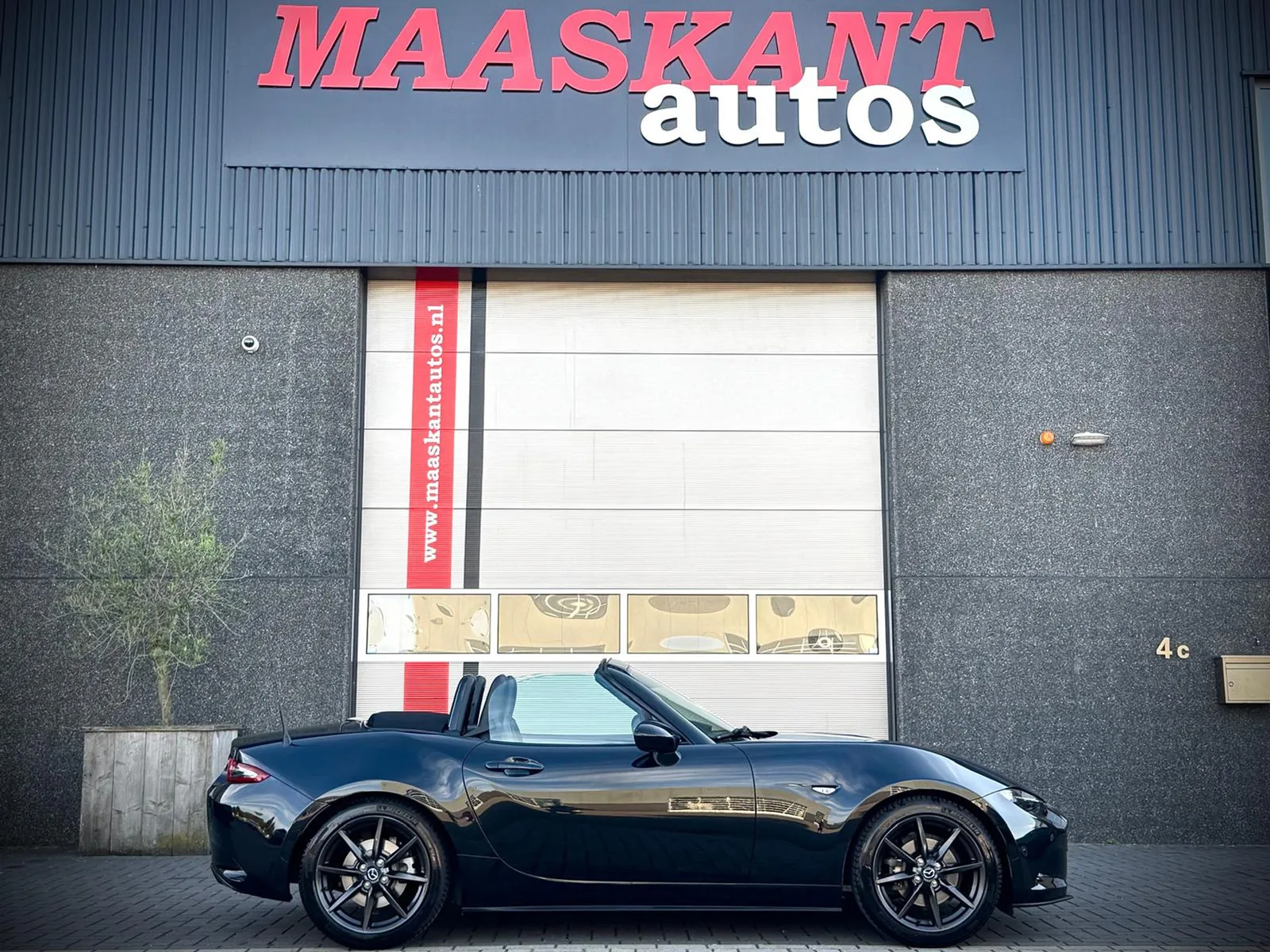 Mazda MX-5 (2015) — foto 1