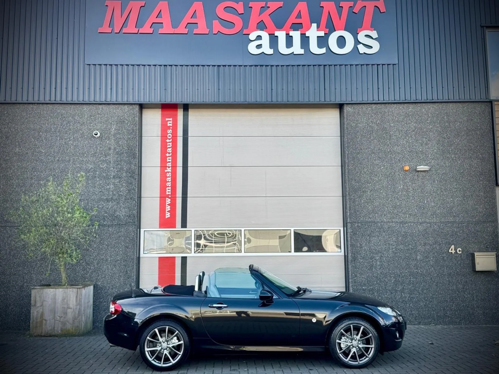 Mazda MX-5 (2011) — foto 1
