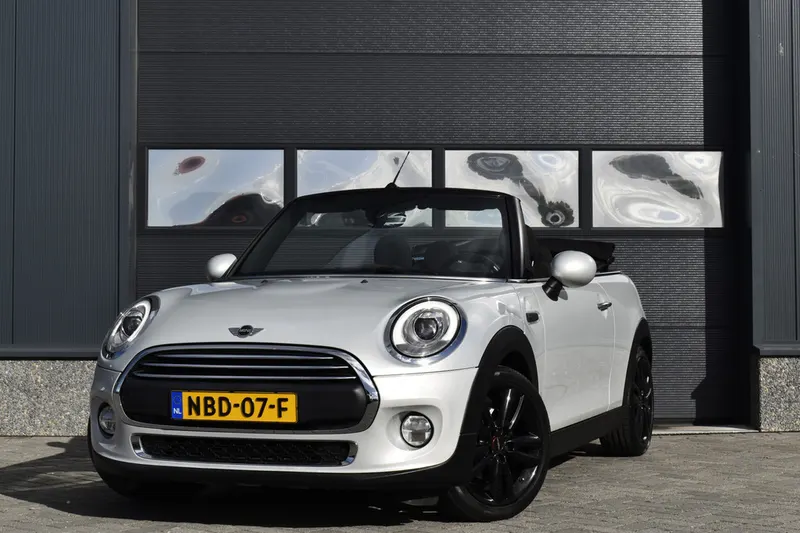 MINI Cabrio (2017)