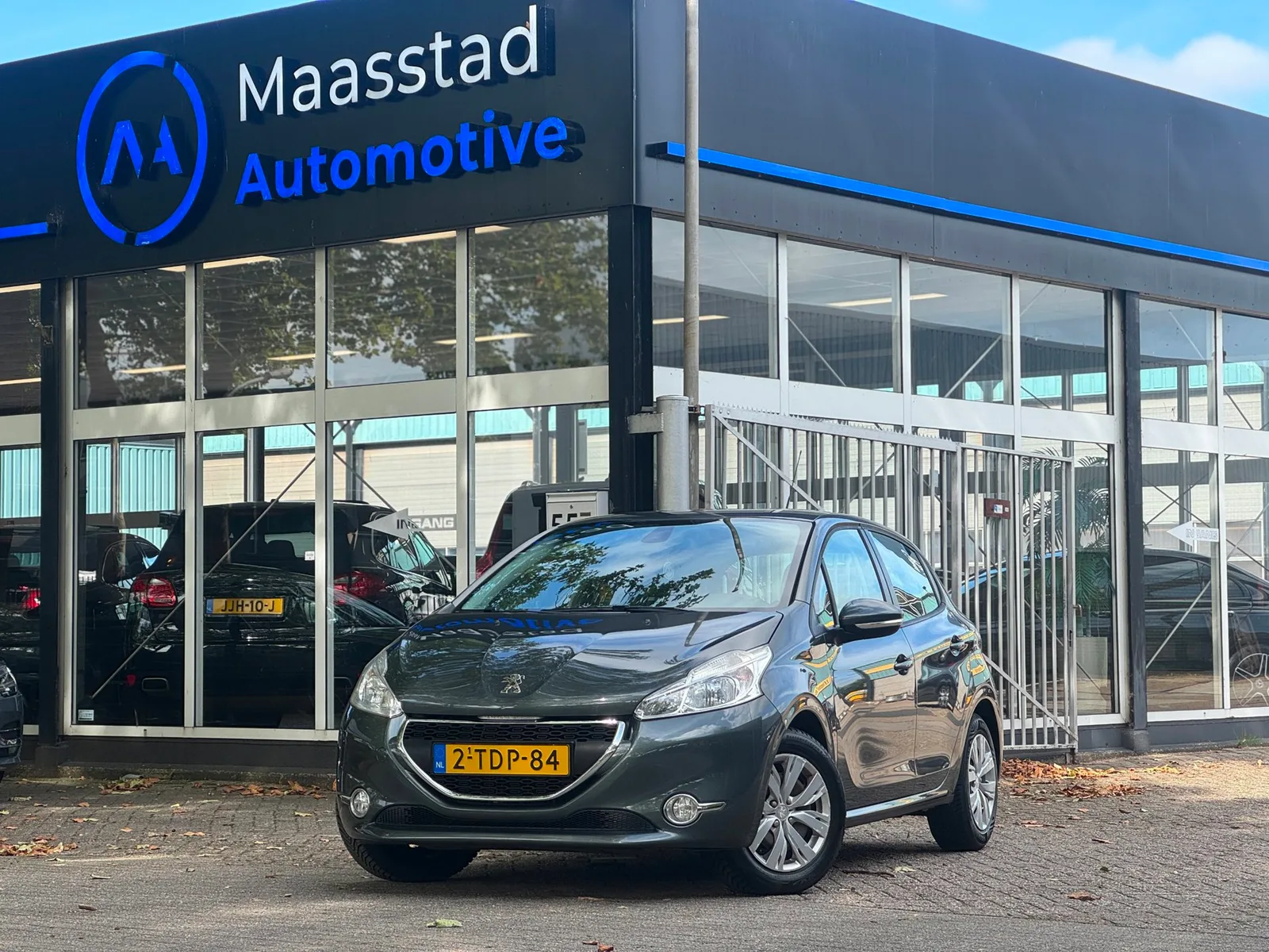 Peugeot 208 (2014) — foto 1