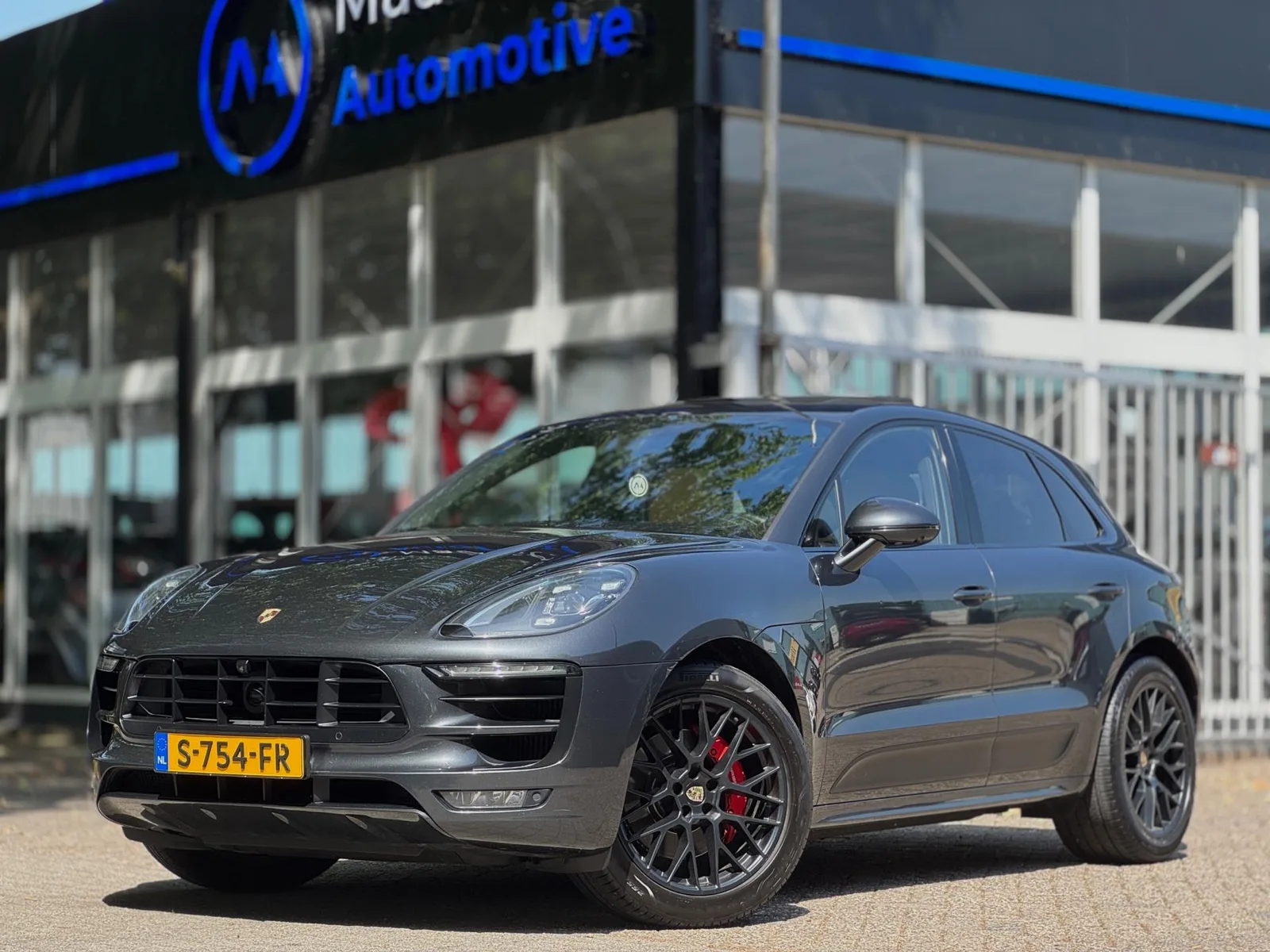 Porsche Macan (2017) — foto 1