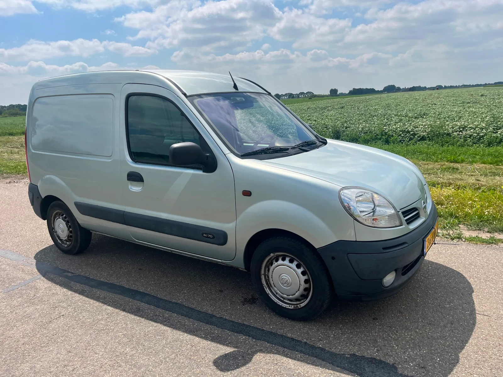 Nissan Kubistar (2004) — foto 1