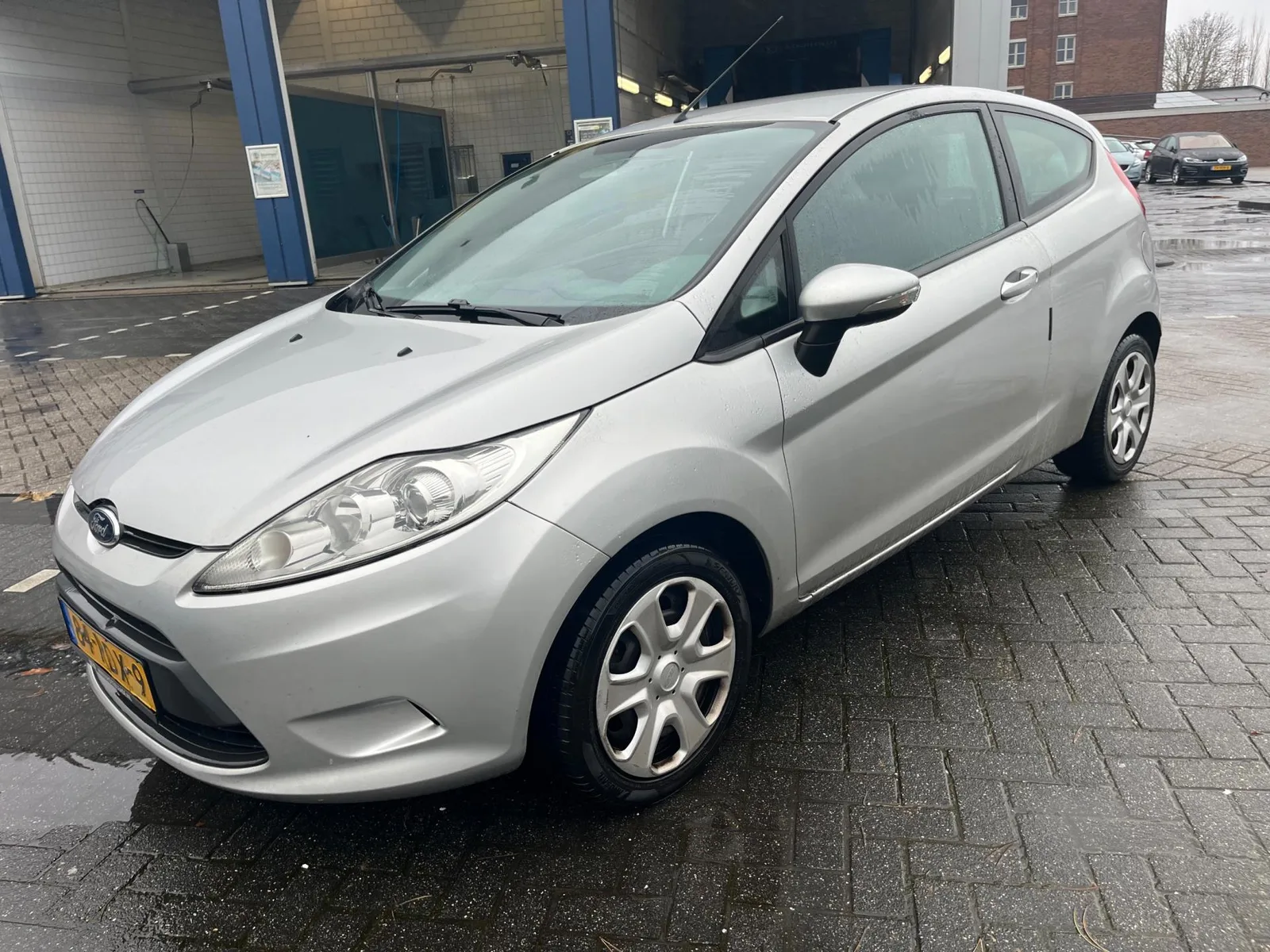 Ford Fiesta (2011) — foto 1