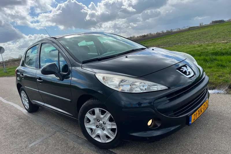 Peugeot 207 (2007)