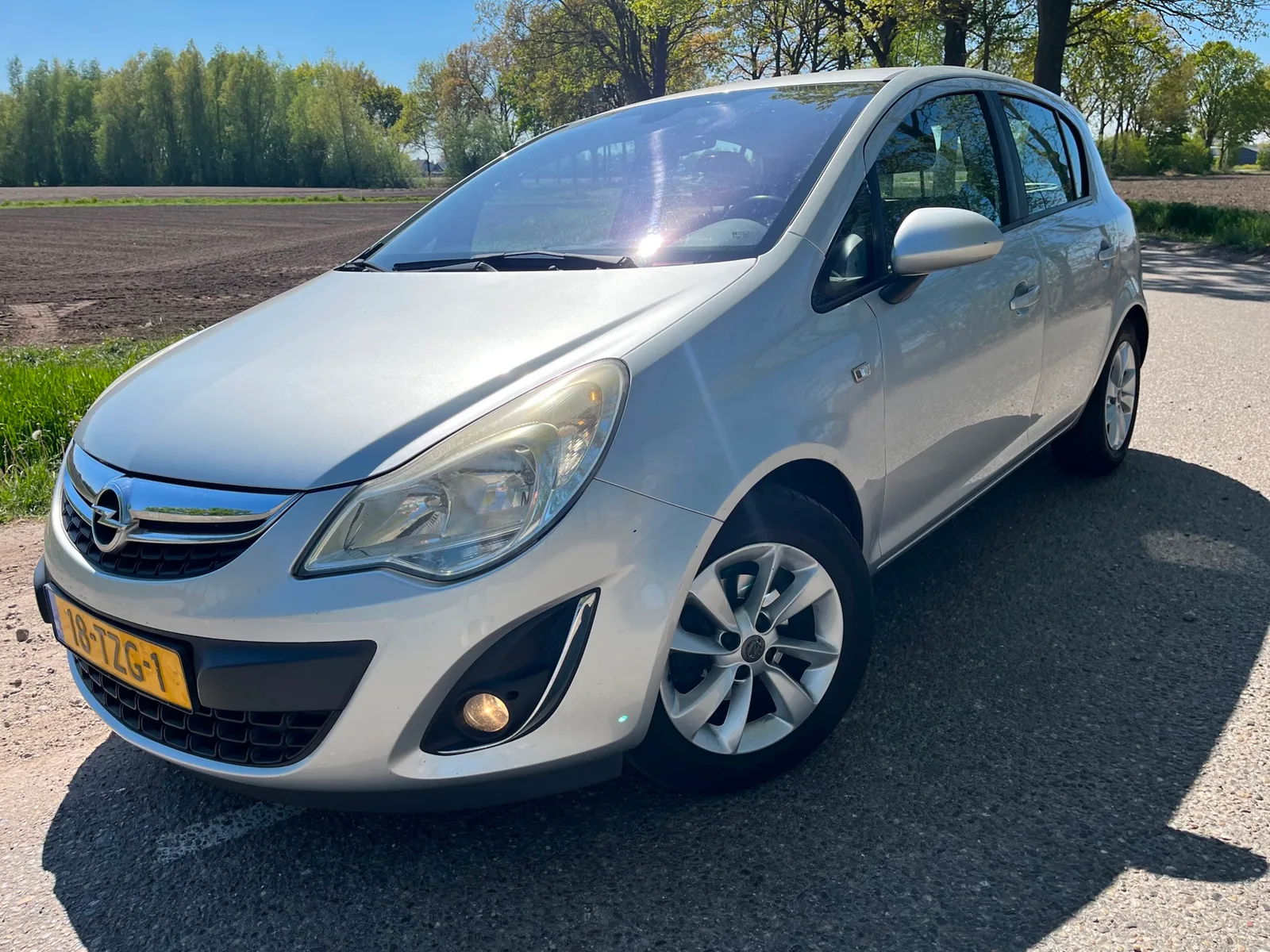 Opel Corsa (2012) — foto 1