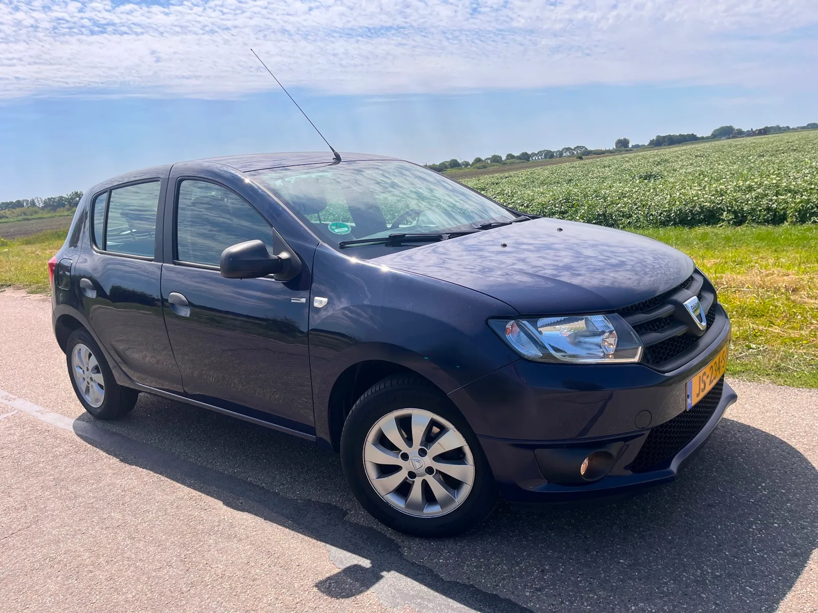 Dacia Sandero (2016) — foto 1