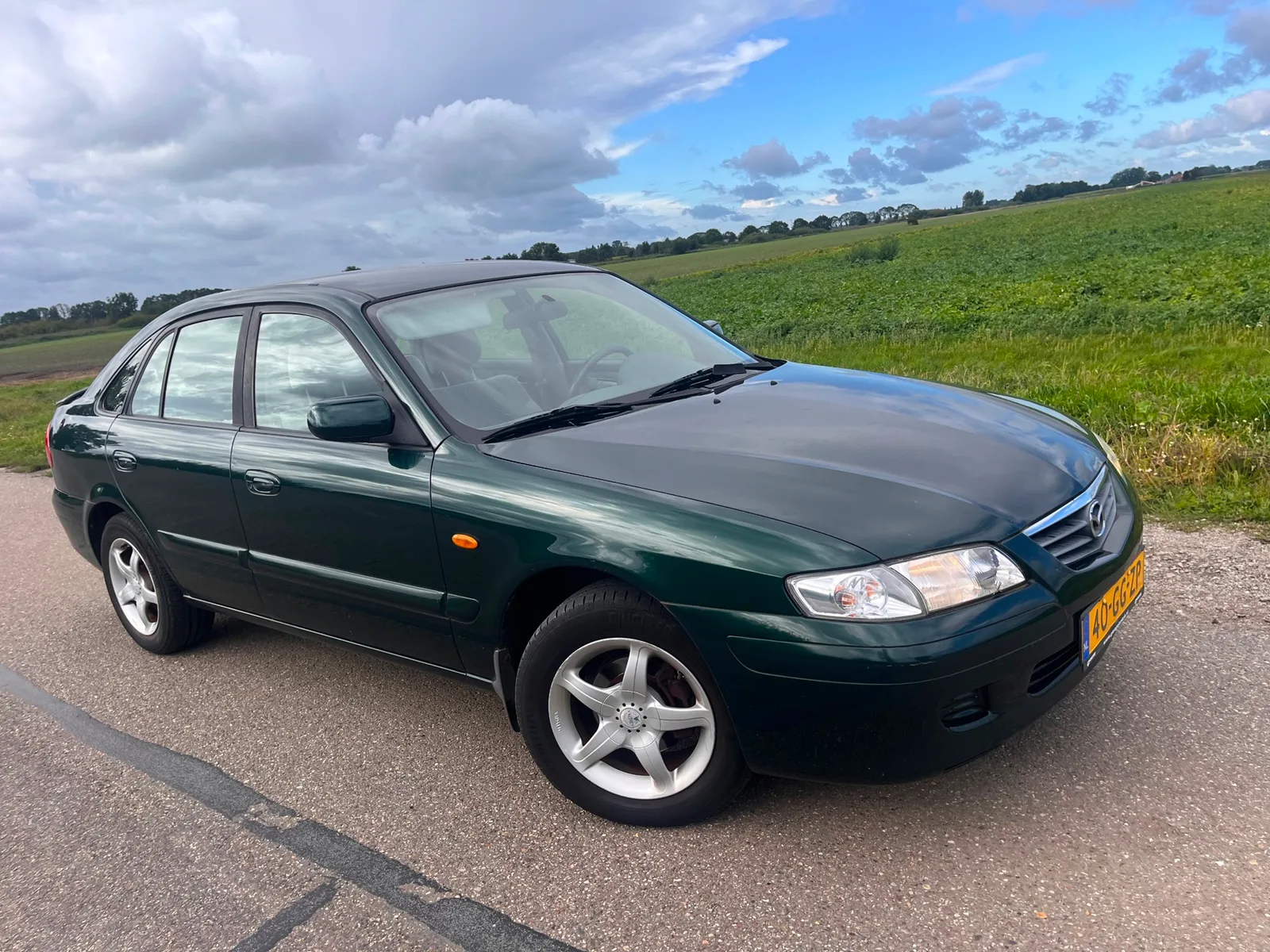 Mazda 626 (2000) — foto 1