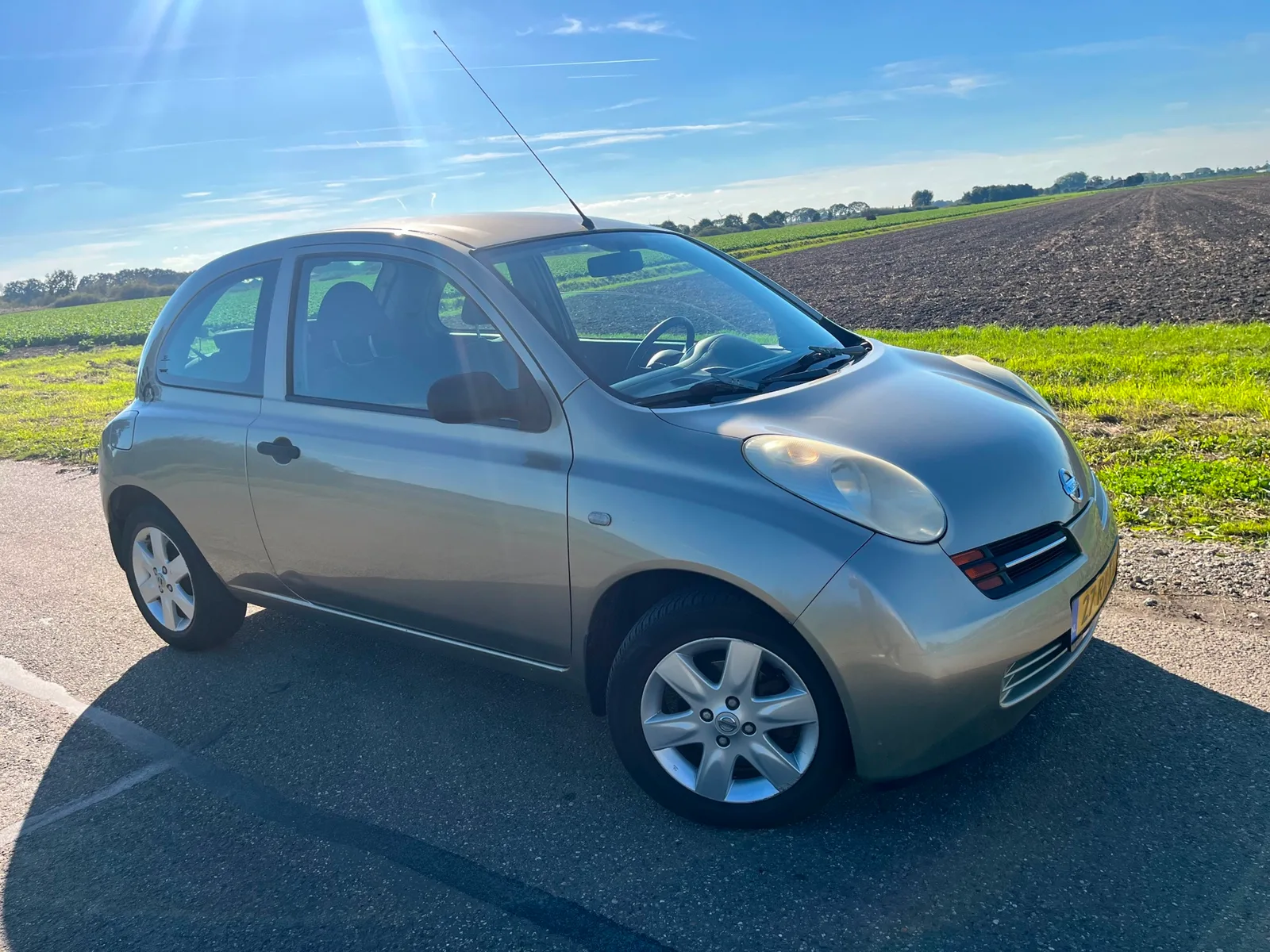 Nissan Micra (2005) — foto 1