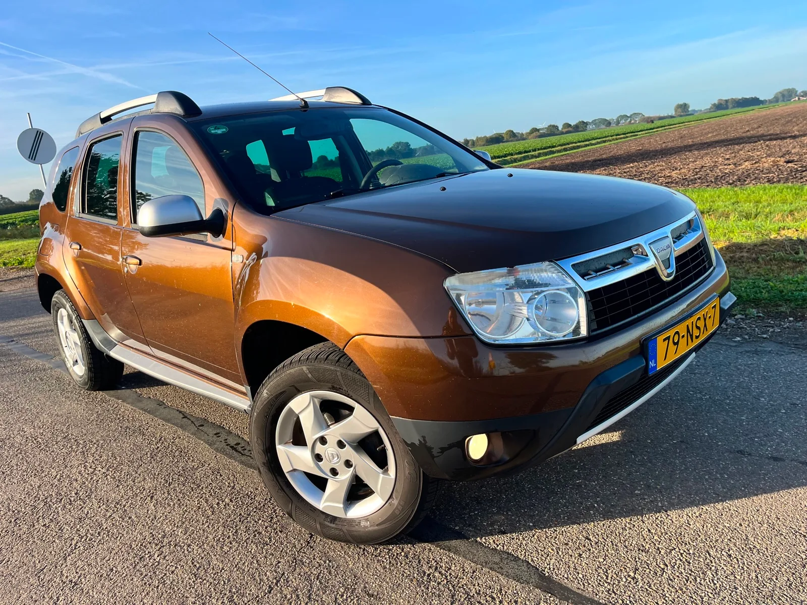 Dacia Duster (2010) — foto 1