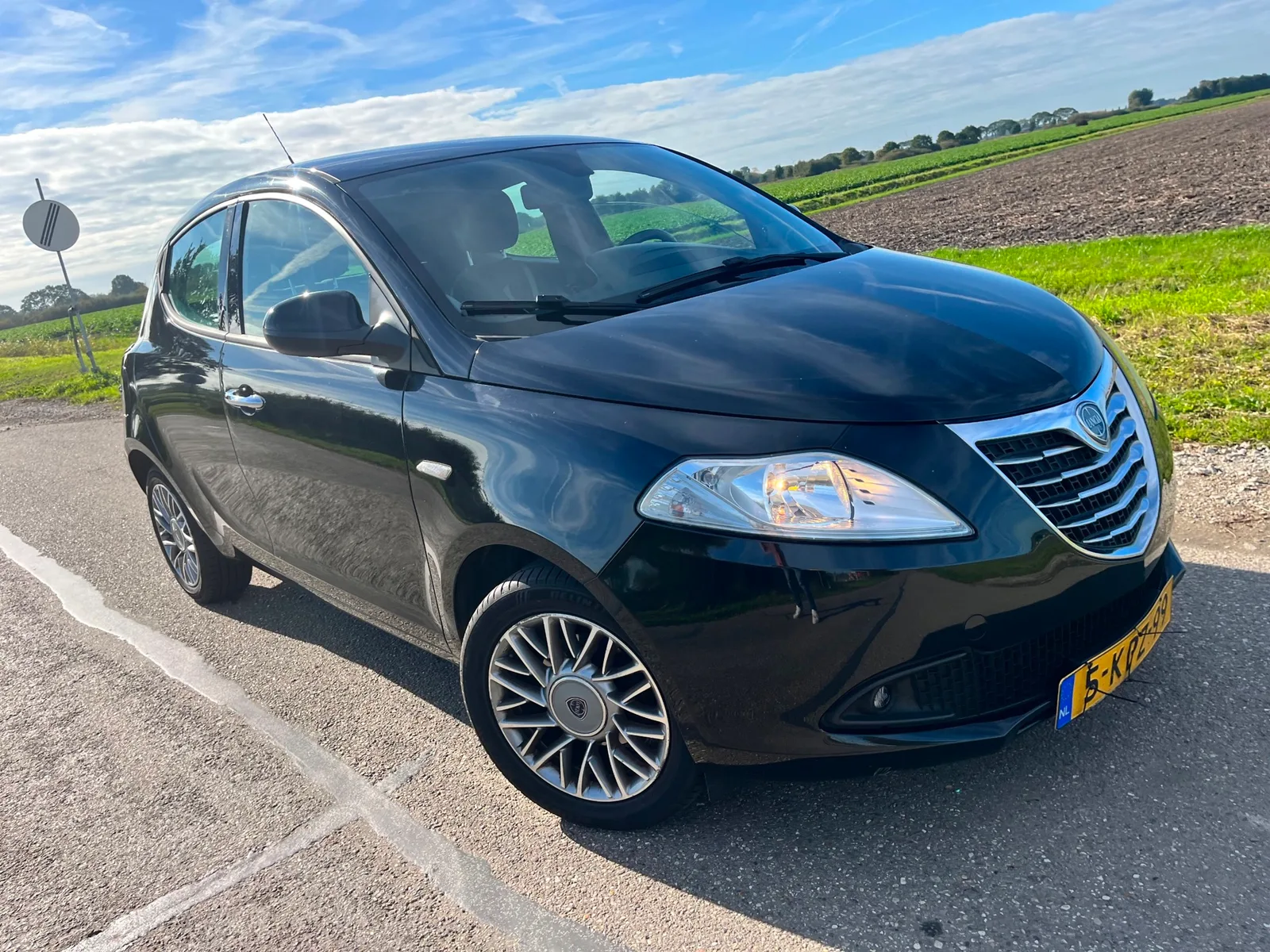 Lancia Ypsilon (2013) — foto 1