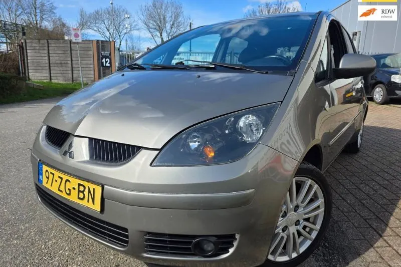 Mitsubishi Colt (2008)