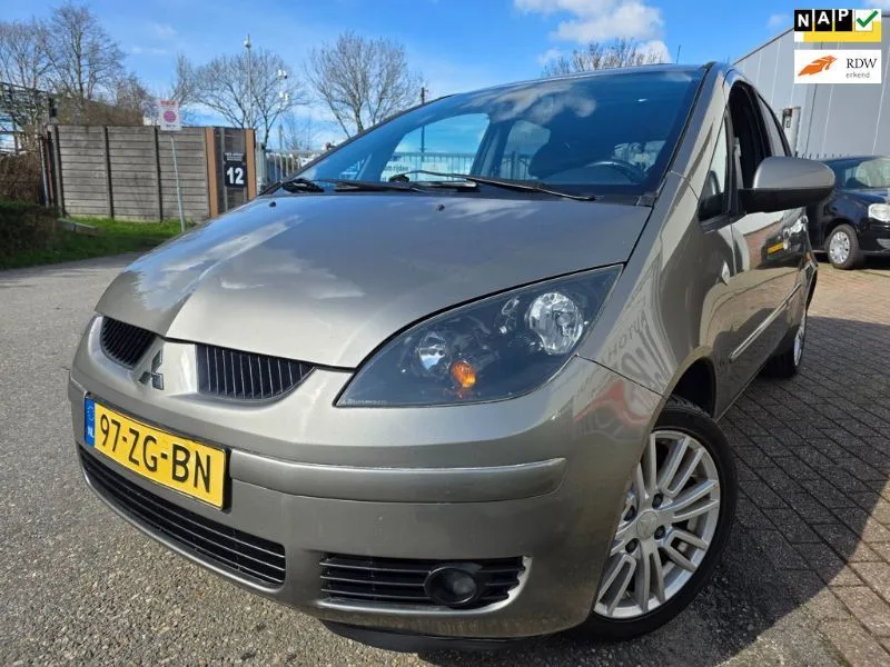 Mitsubishi Colt (2008) — foto 1