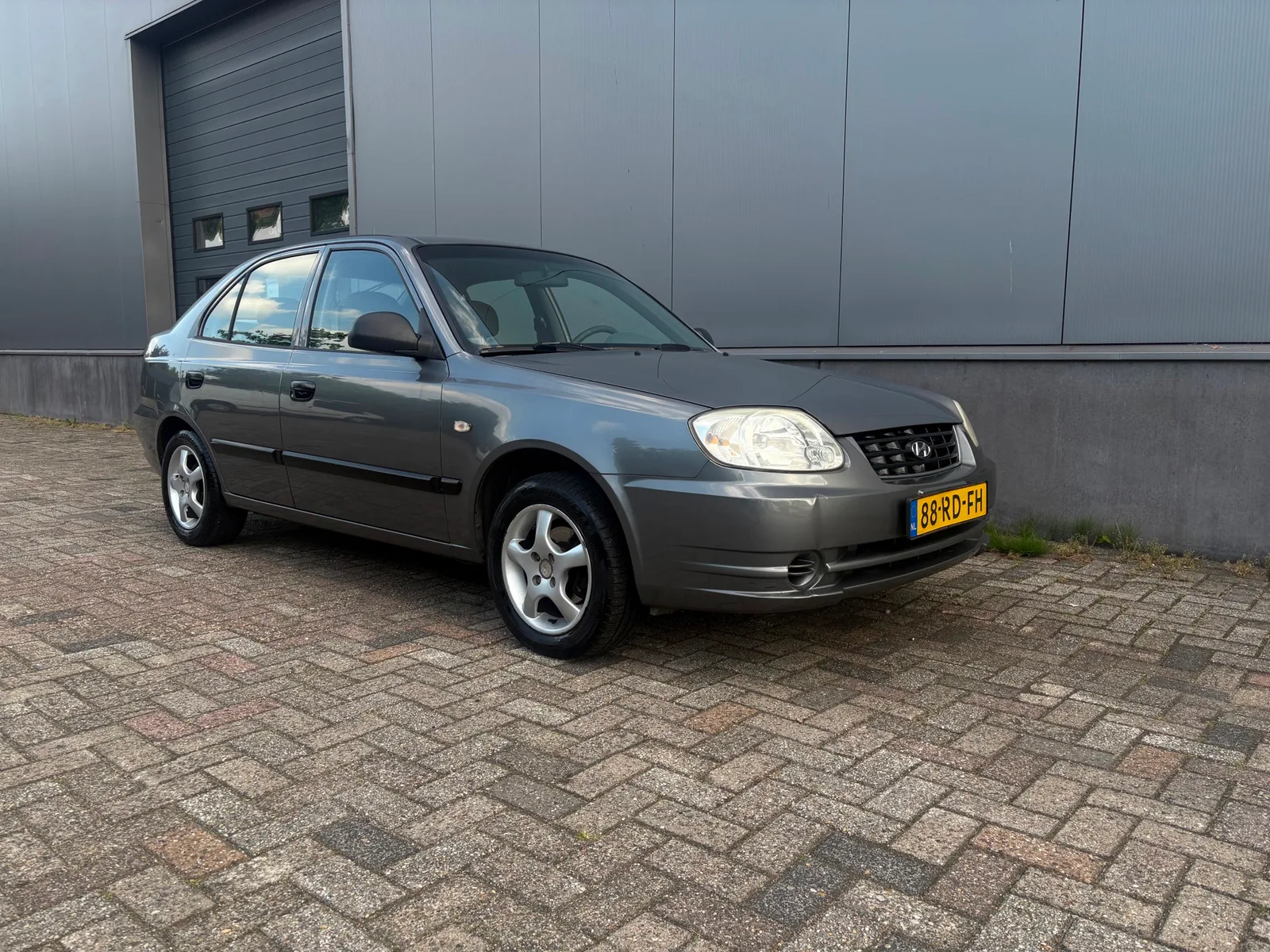 Hyundai Accent (2005) — foto 1