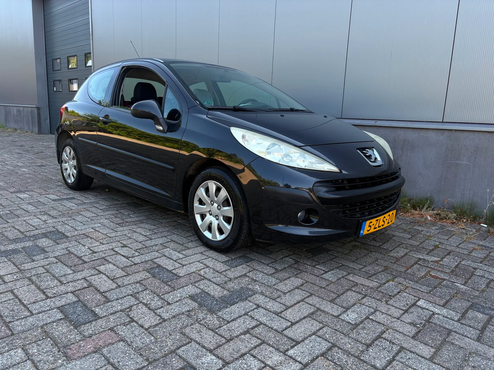 Peugeot 207 (2006) — foto 1