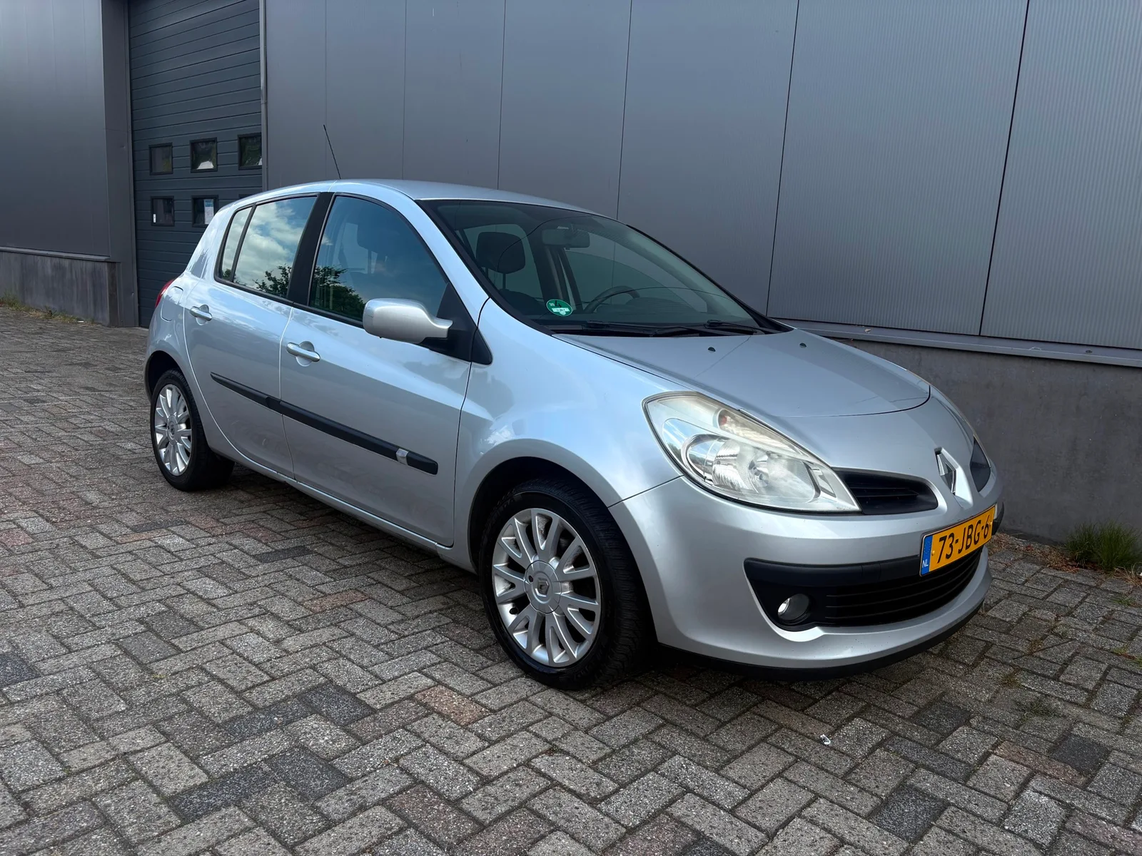 Renault Clio (2009) — foto 1