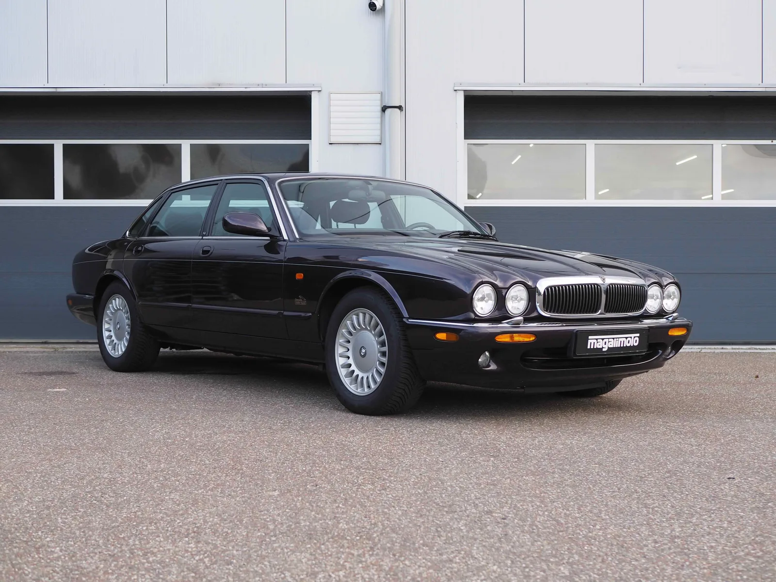 Jaguar XJ (1998) — foto 1