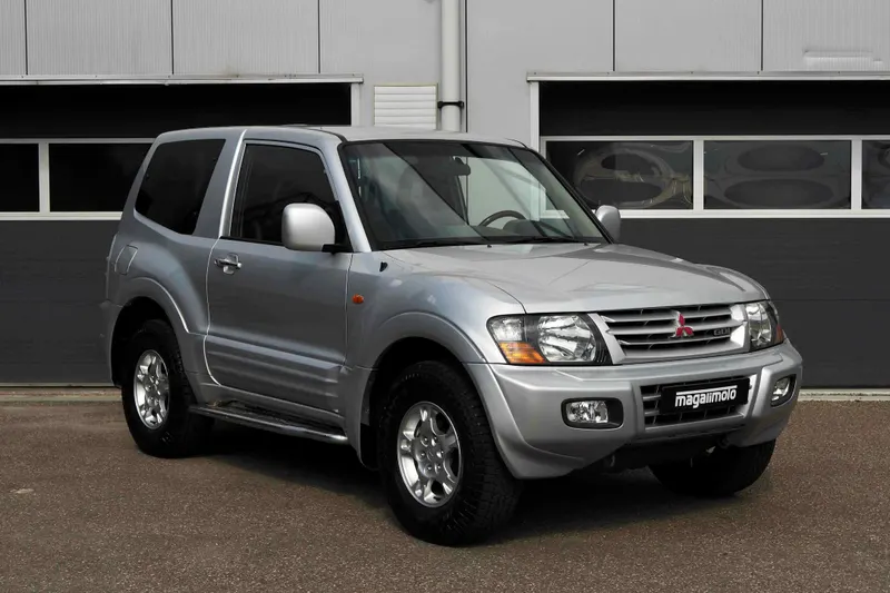 Mitsubishi Pajero (2000)