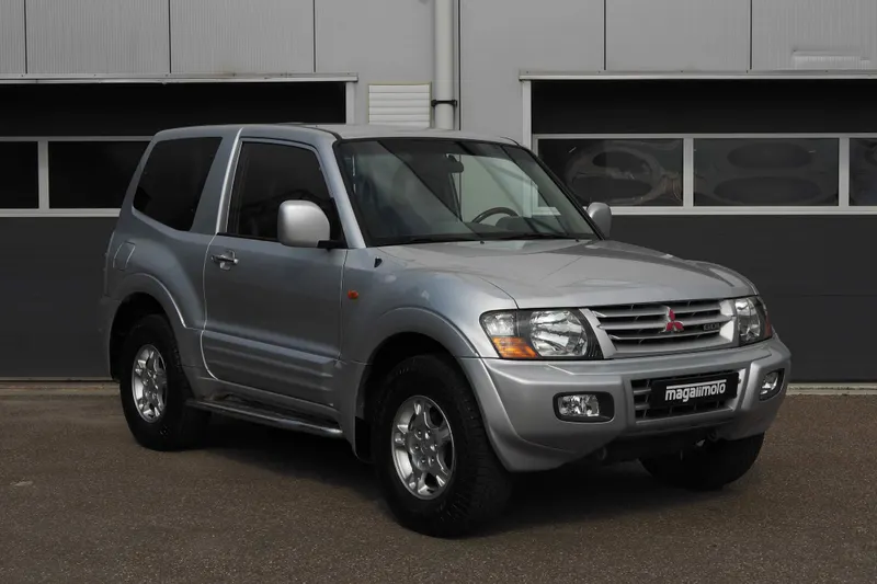 Mitsubishi Pajero (2000)
