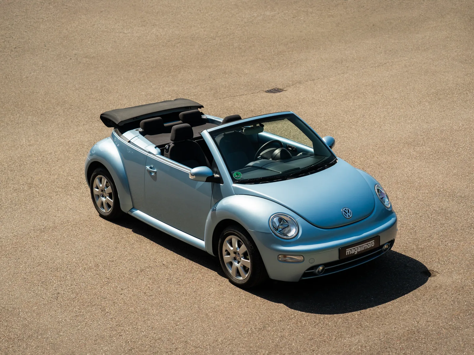 Volkswagen New Beetle (2004) — foto 1