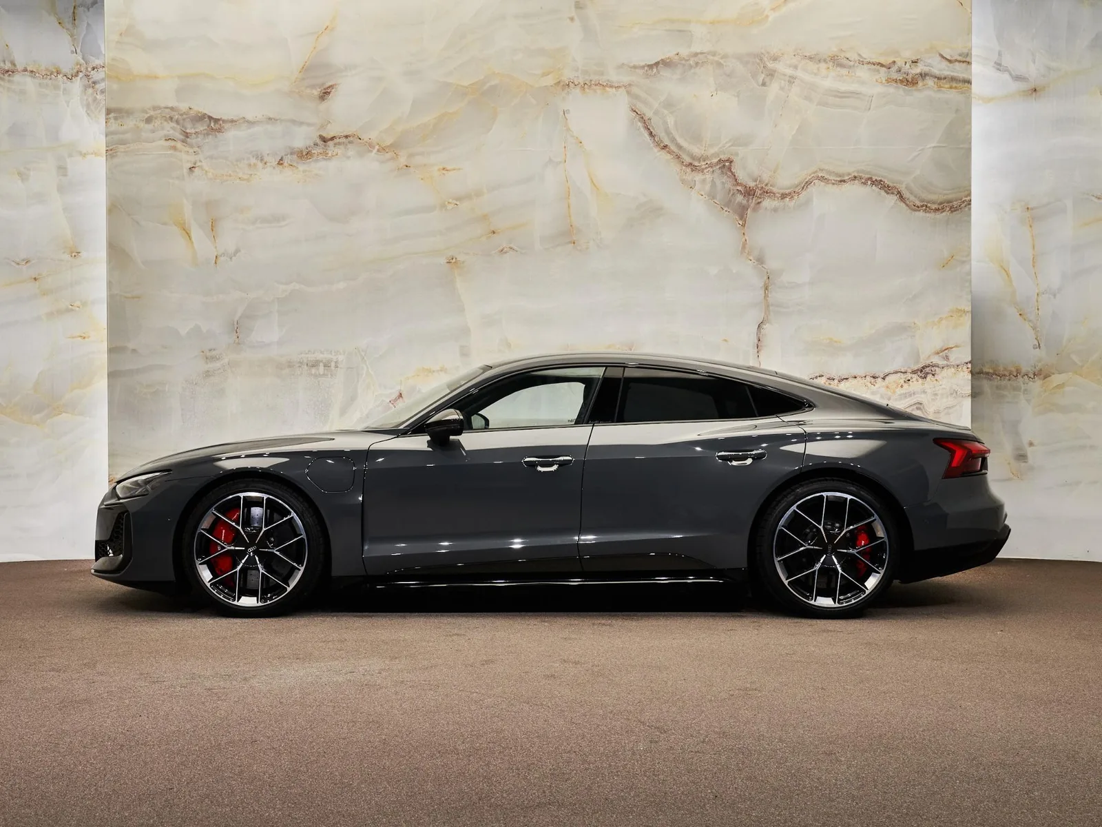 Audi e-tron GT (2025) — foto 1