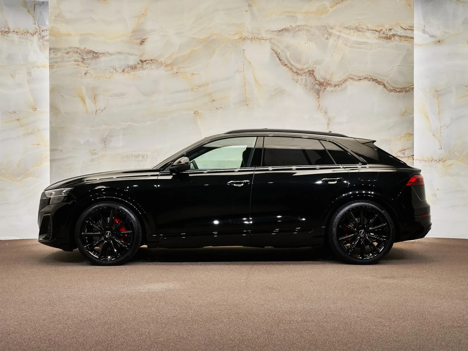 Audi Q8 (2024) — foto 1