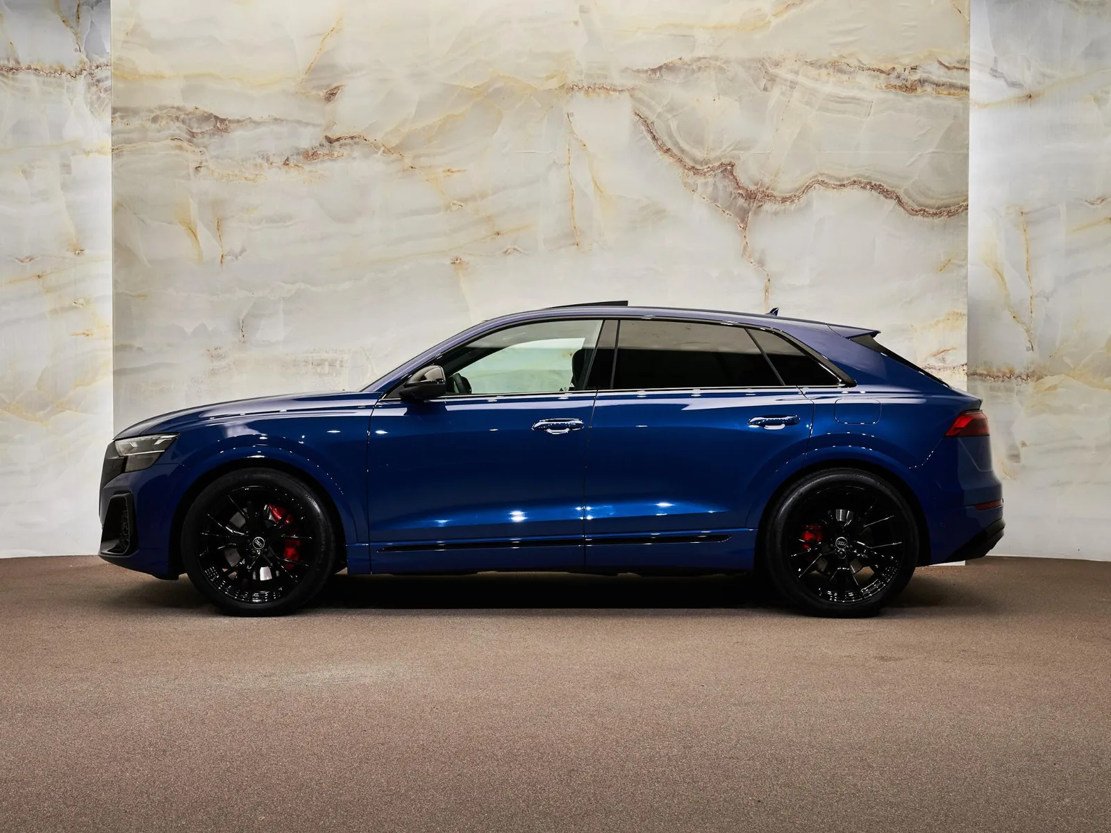 Audi Q8 (2024) — foto 1