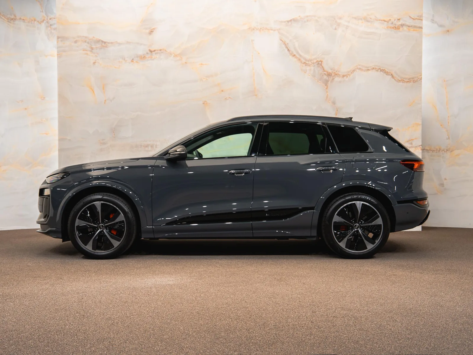 Audi SQ6 e-tron (2024) — foto 1