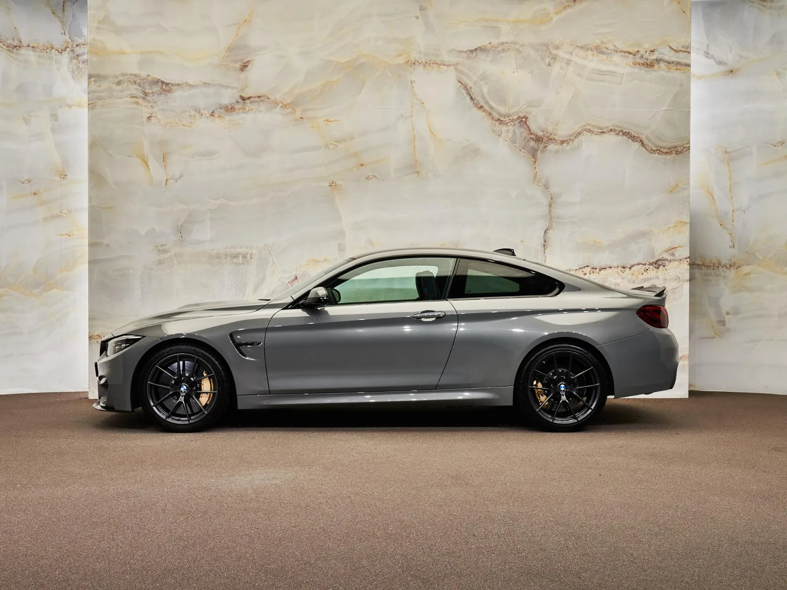 BMW M4 (2019) — foto 1