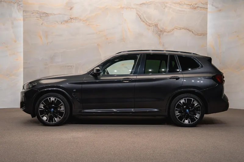 BMW iX3 (2022)