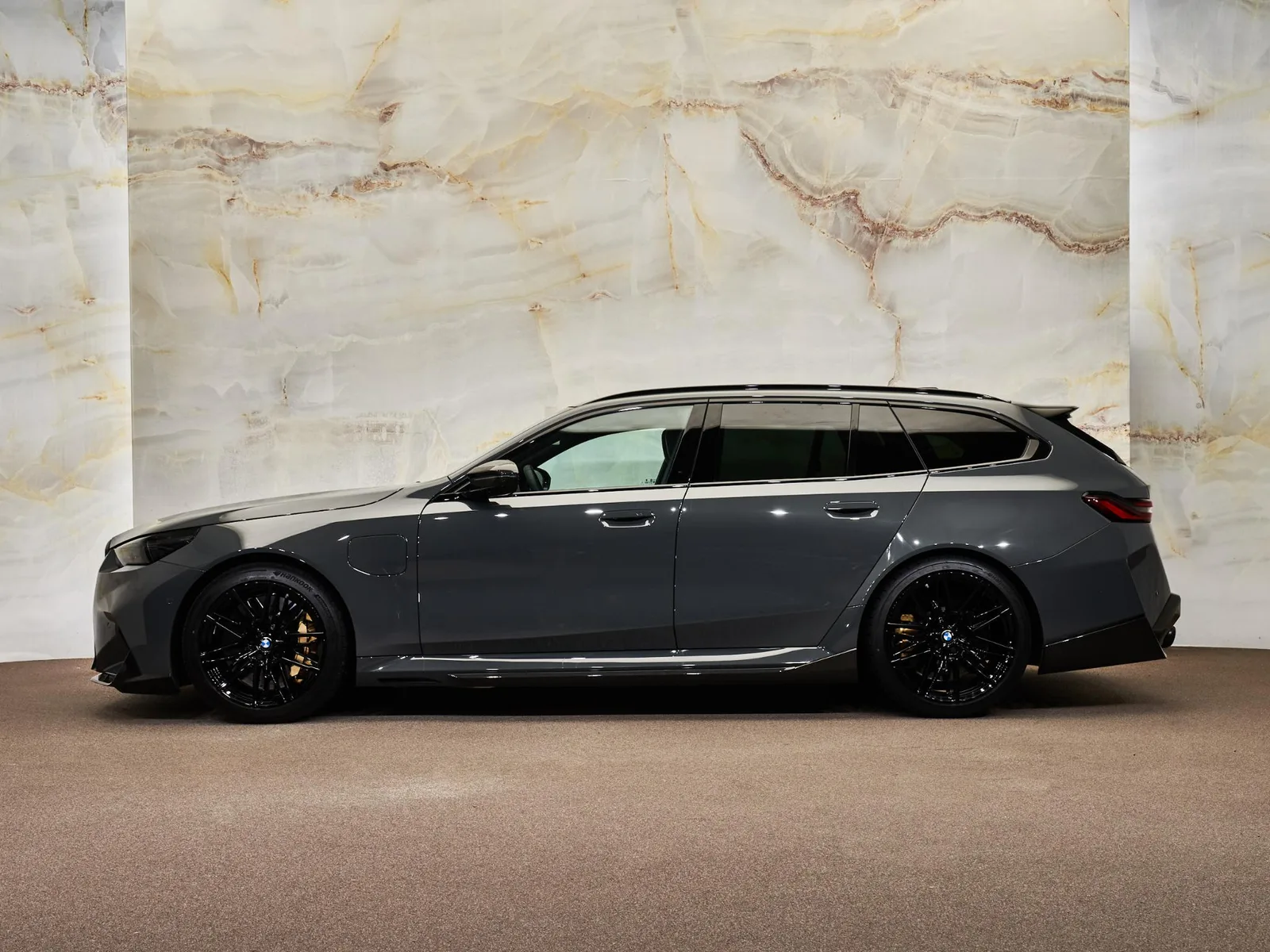 BMW M5 (2025) — foto 1