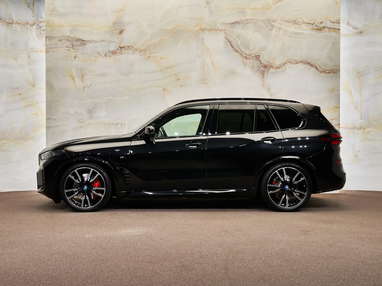 BMW X5 (2024) — foto 1