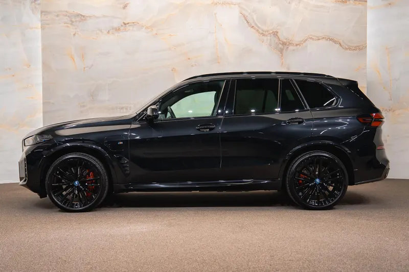BMW X5 (2023)