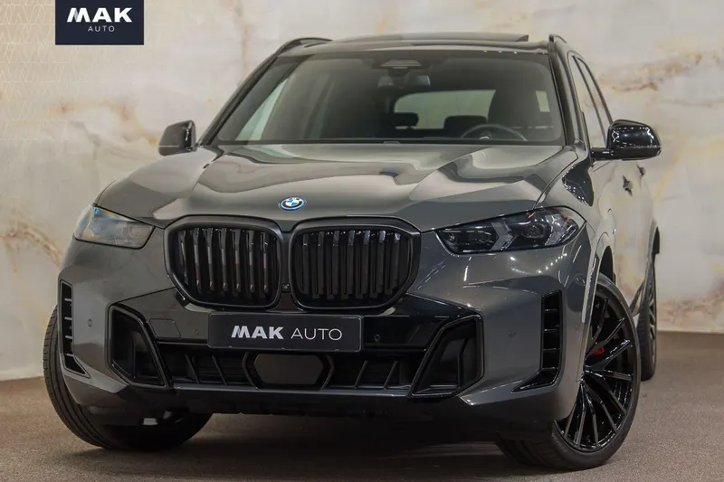 BMW X5 (2023)