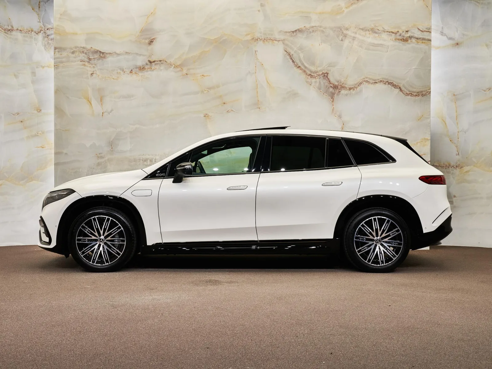 Mercedes-Benz EQS (2024) — foto 1