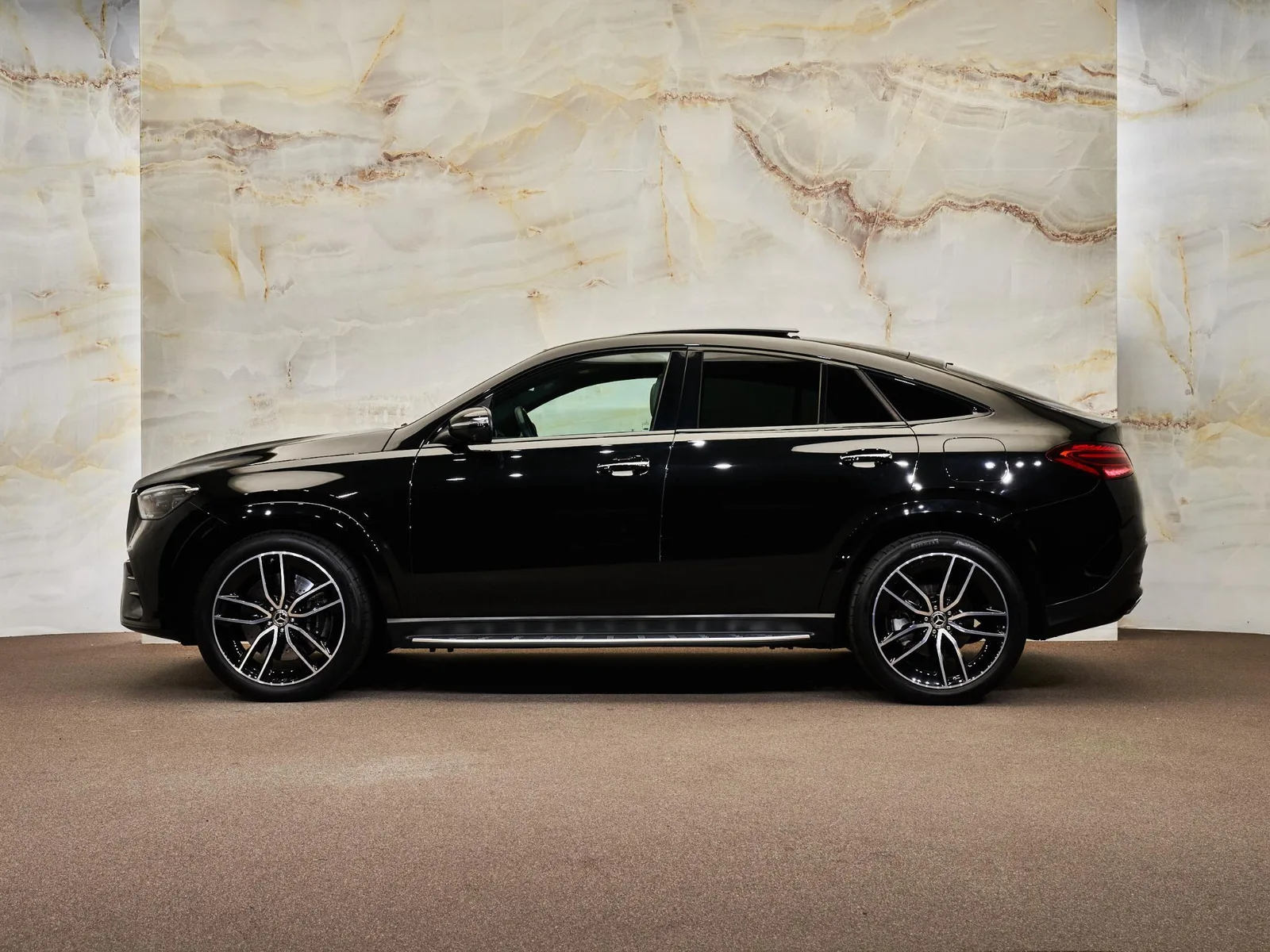 Mercedes-Benz GLE (2024) — foto 1