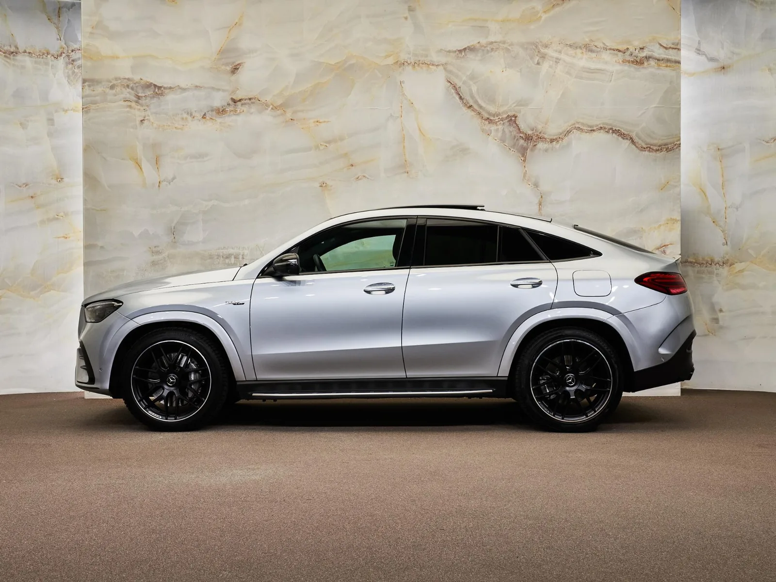 Mercedes-Benz GLE (2025) — foto 1