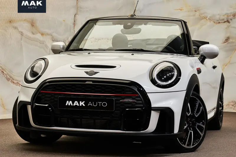 MINI Cooper (2023)