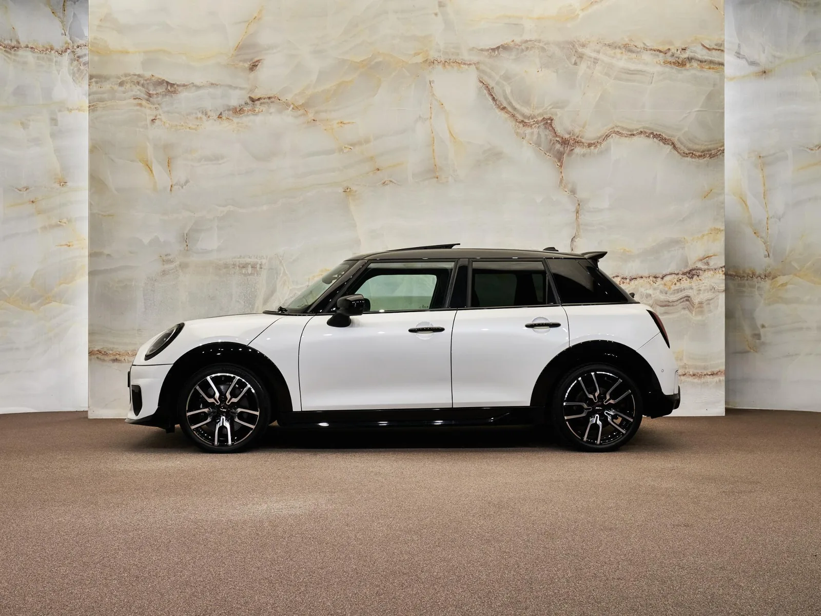 MINI John Cooper Works (2024) — foto 1