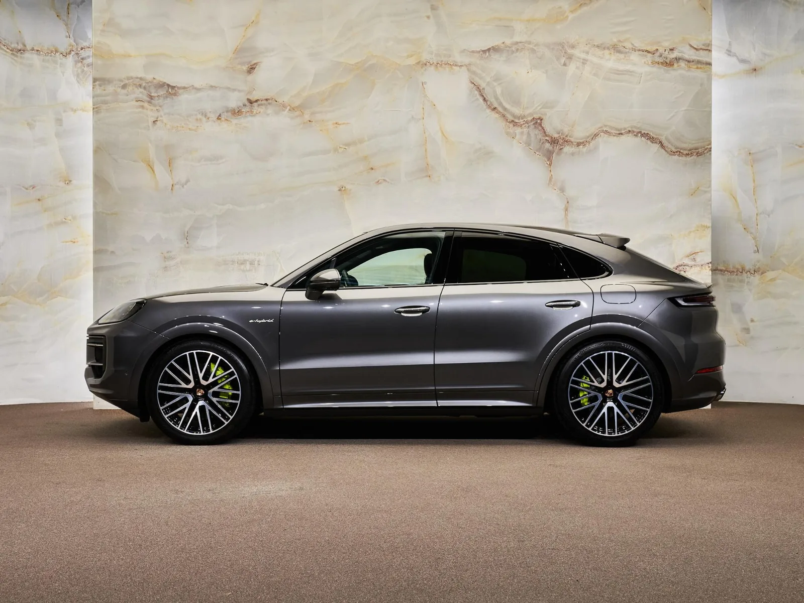 Porsche Cayenne (2025) — foto 1