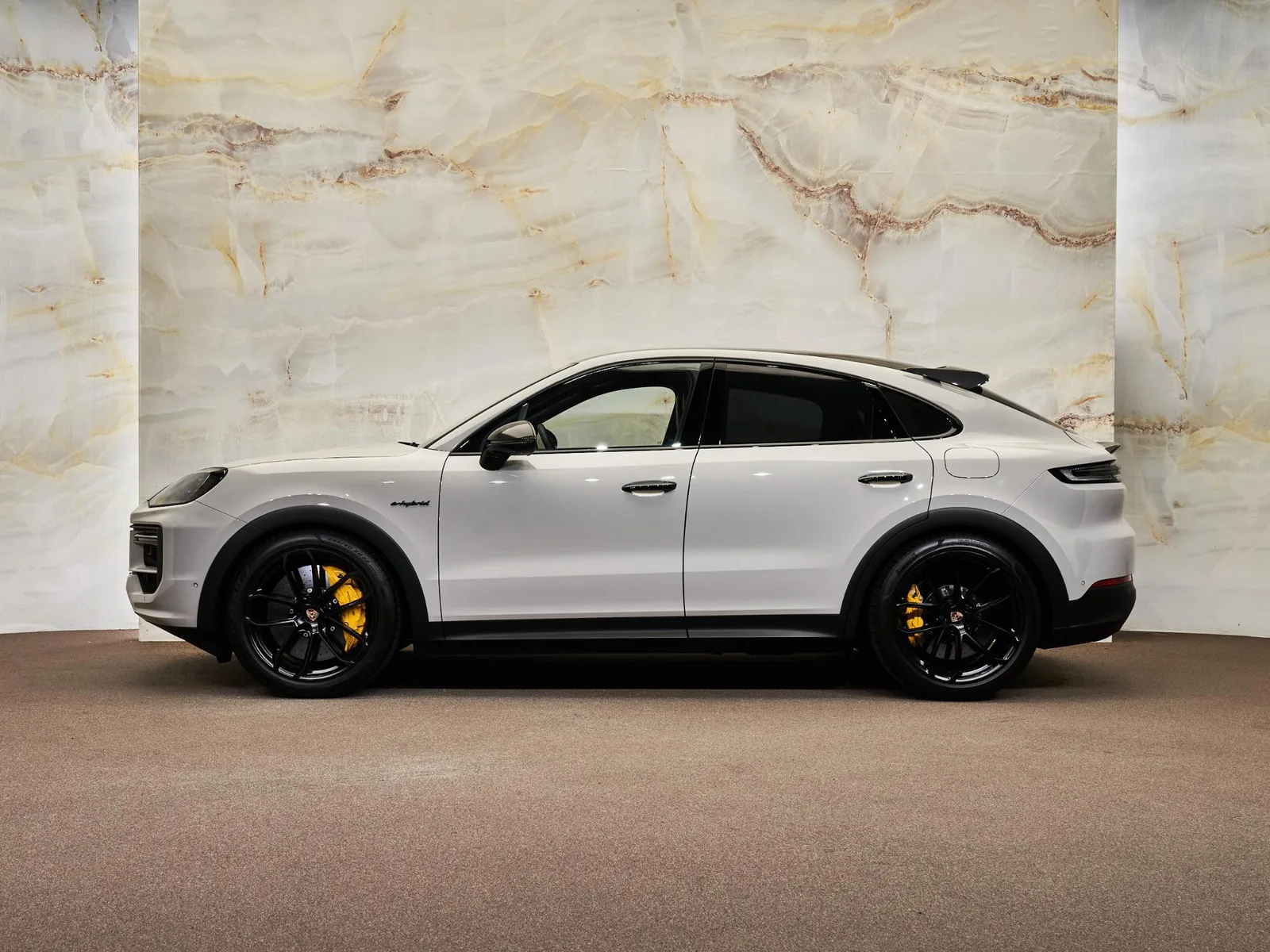 Porsche Cayenne (2025) — foto 1