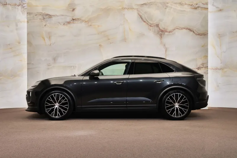 Porsche Macan (2025)