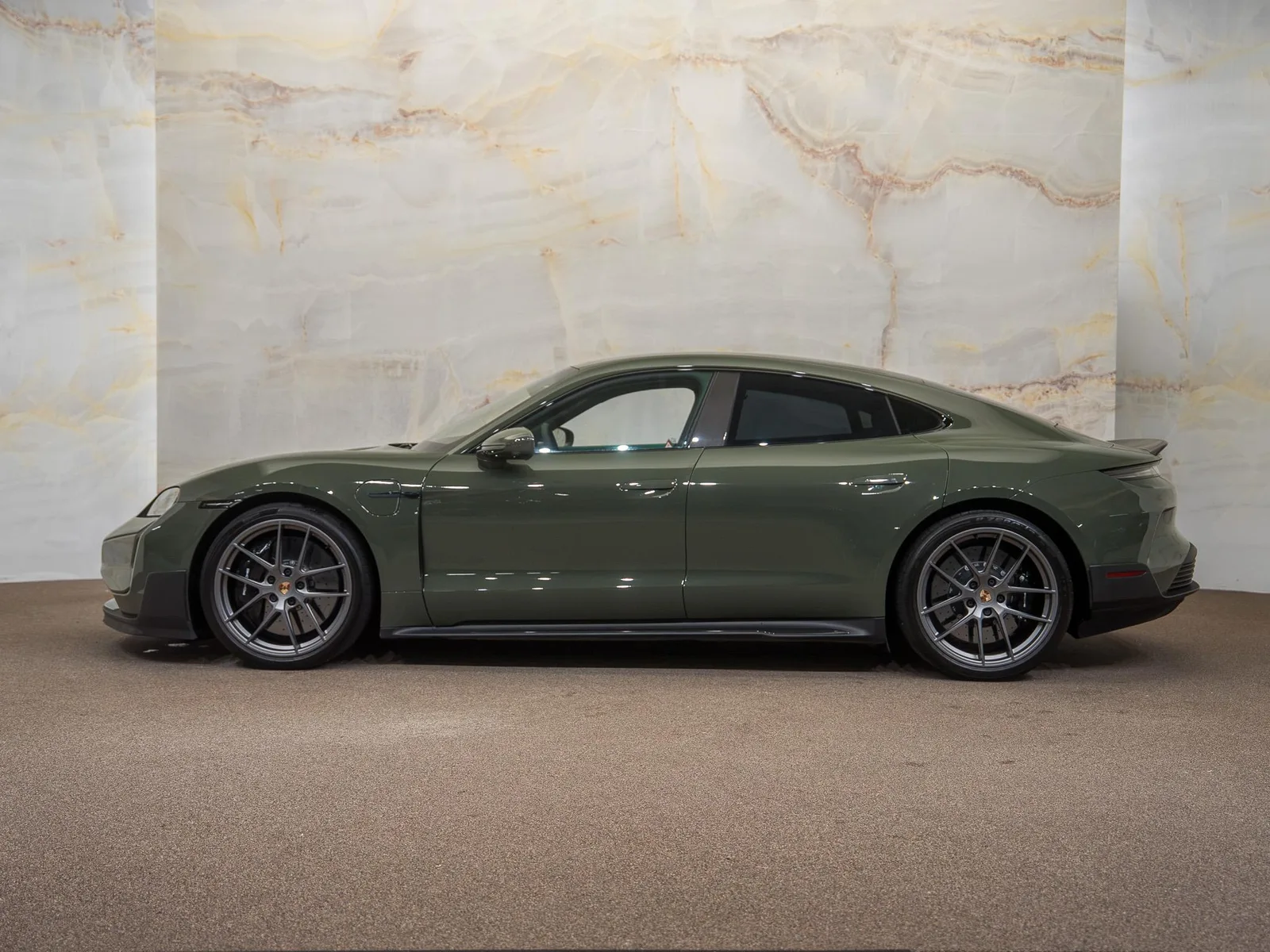 Porsche Taycan (2024) — foto 1