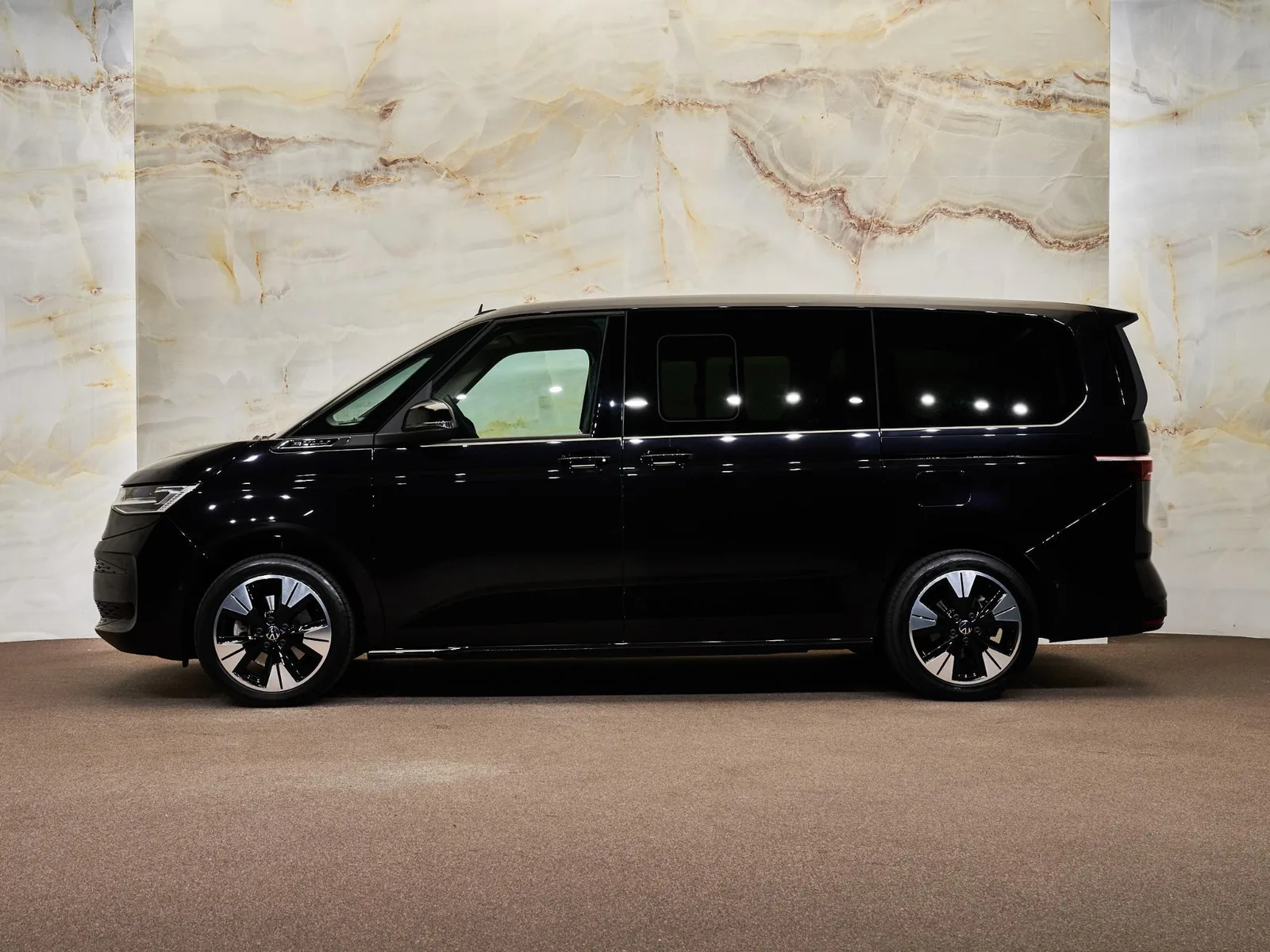 Volkswagen Multivan (2025) — foto 1